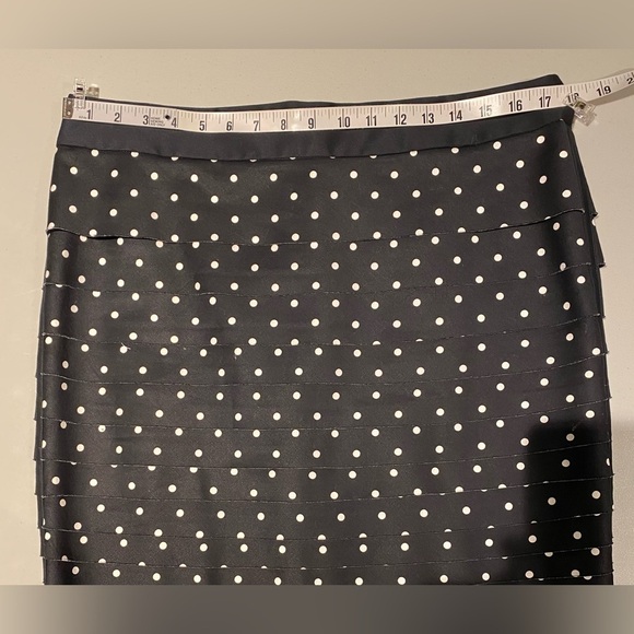 White House Black Market Tiered Polka Dot Pencil Skirt, size 12 - Picture 5 of 9